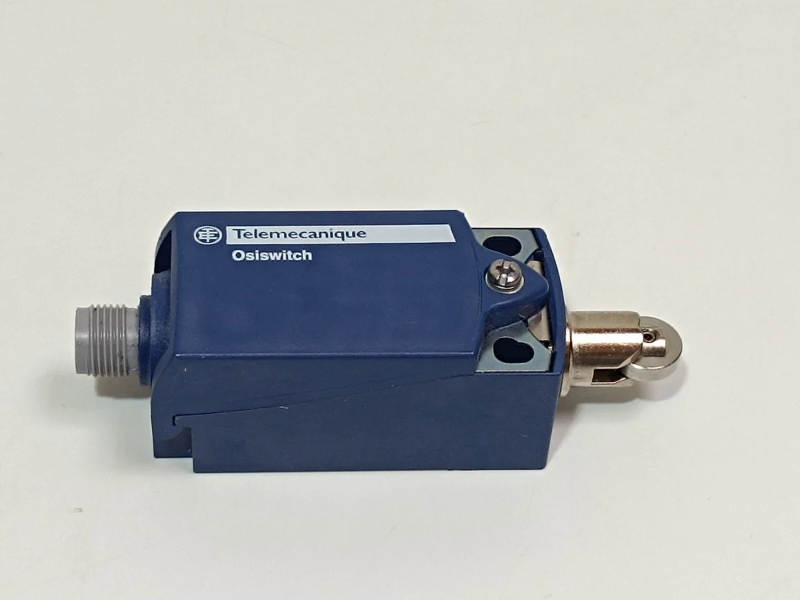 XCKP2102M12 = ZCP21M12 + ZCE02 Travel switch