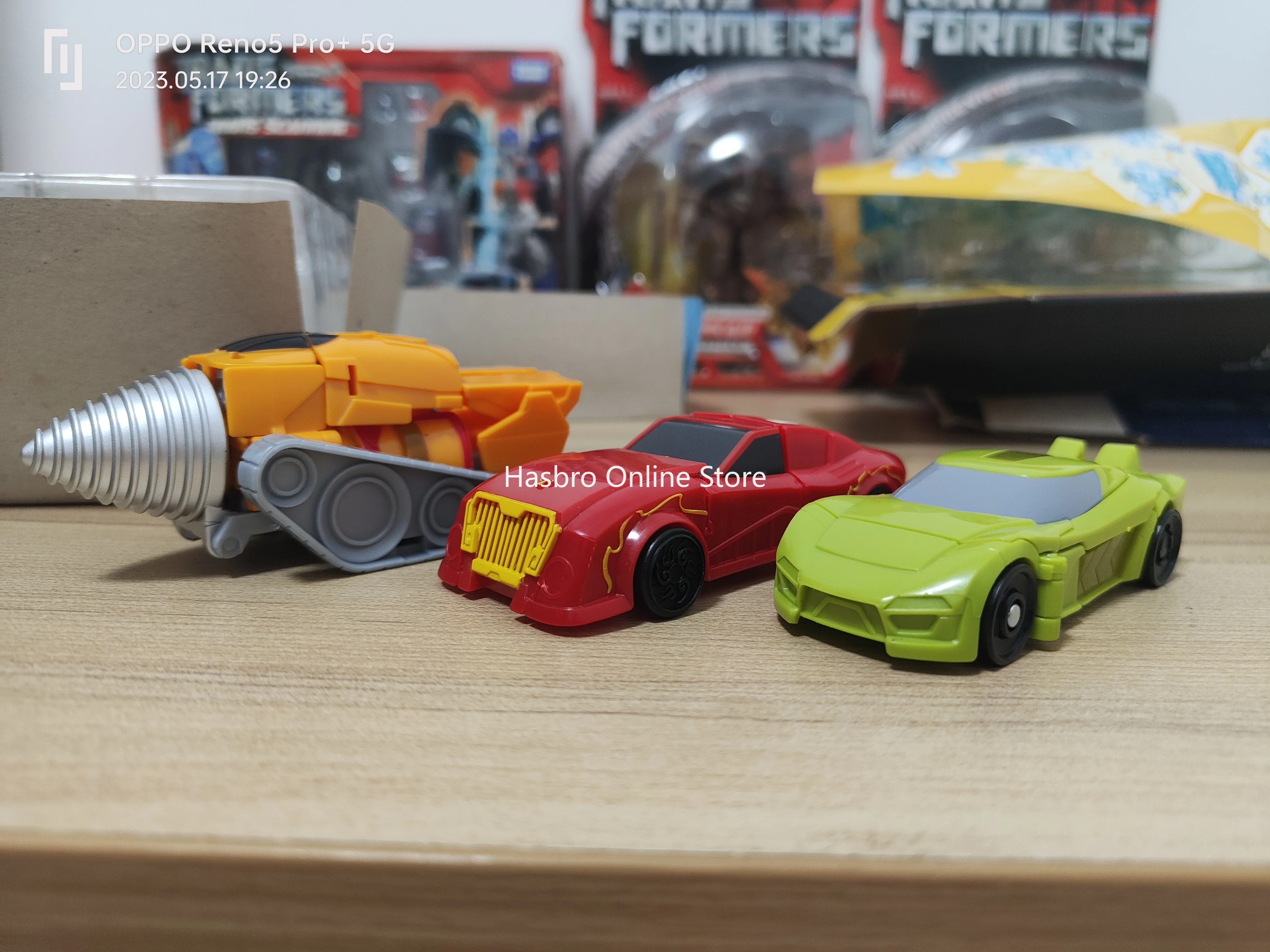 هاسبرو ترانسفورمرز ، نازا لي زينزي تو شينغسون ، هدية عيد ميلاد