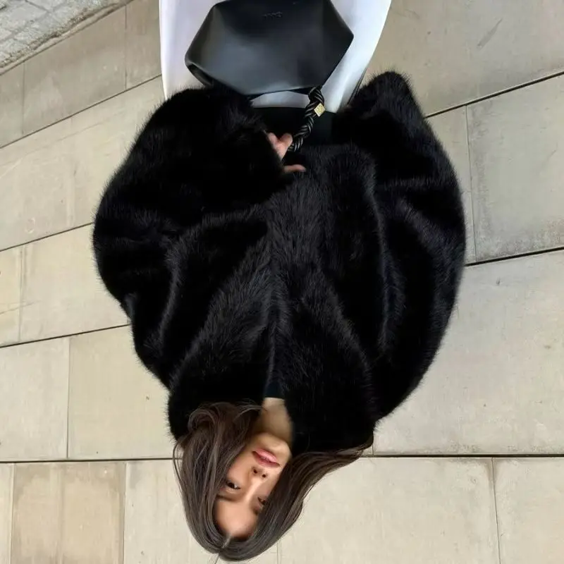 

2026 Winter New Style Fashionable Green Fruit Collar Eco-friendly Fox Fur Thick Warm Jacket Lapel Faux Fur Short Coat for Women