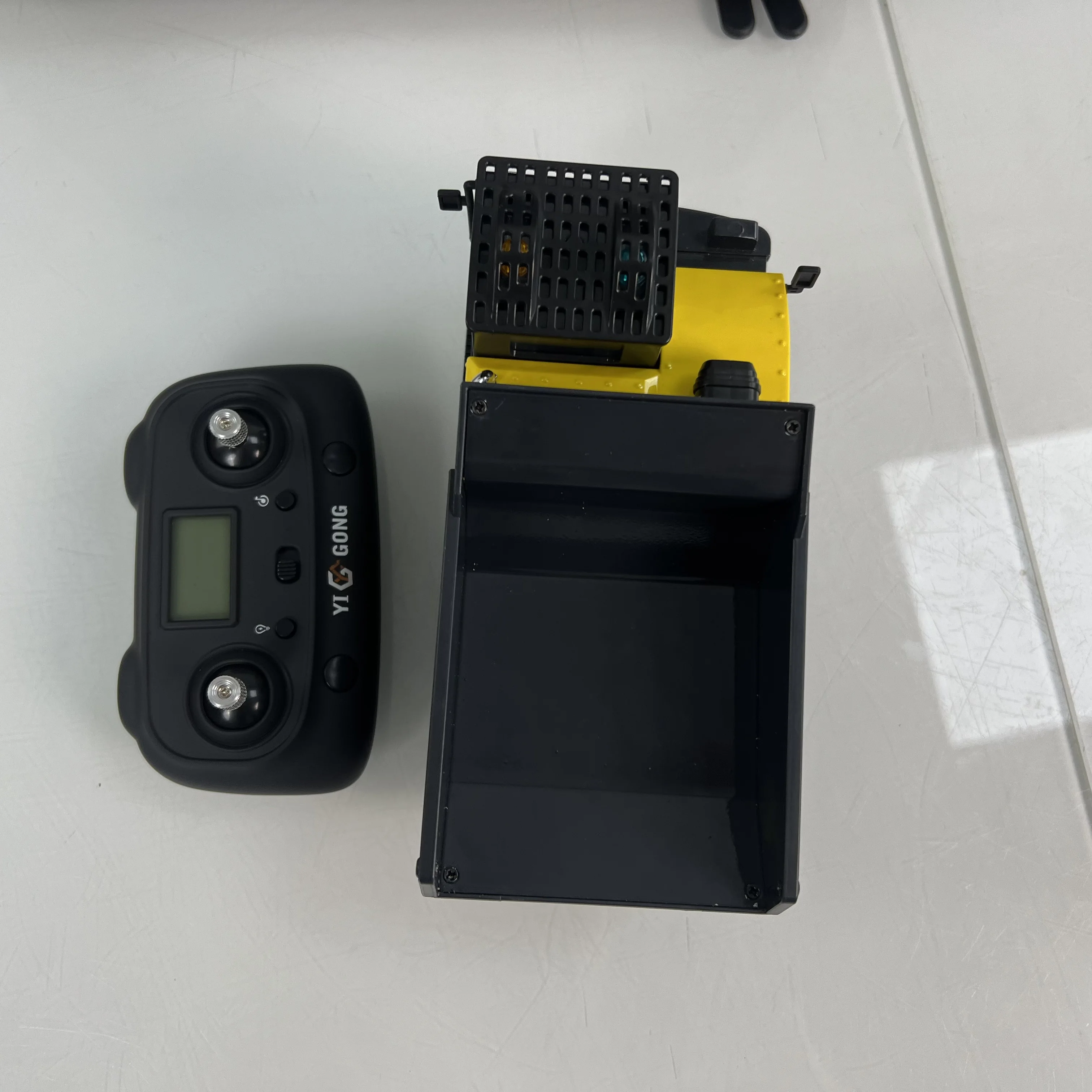 

1/50 T14R Panther RTR Electric RC Crawler Dump Truck Tracked Tipper Finished Lights Sounds Unit Construction Vehicle Model Toys