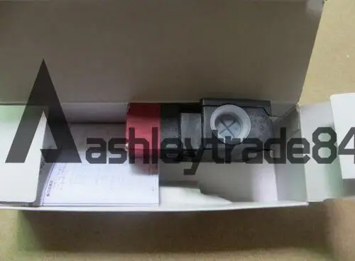 1PC NEW for OMRON safety interlock door switch D4NS-5CF