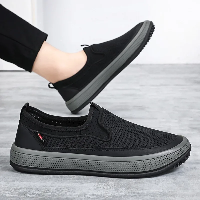 Mocassini da uomo Mesh Tela traspirante Scarpe casual Scarpe da passeggio leggere Scarpe da ginnastica antiscivolo per uomo Scarpe da guida slip-on Tenis2024