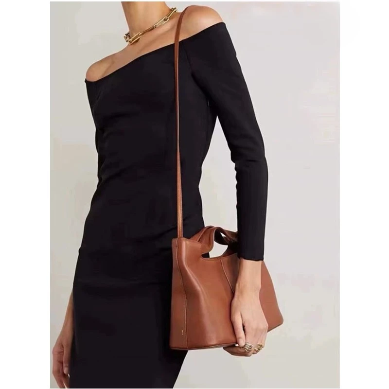 

Women's Brown Simple Saddle Bag Luxury Designer Bag 2024 Women's Multi functional Handheld Diagonal Cross Commuting Style
