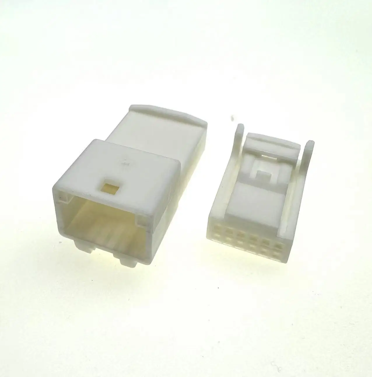 AMP type car connector 1473407-1 12 hole white plug male and female 1318774-1 connector