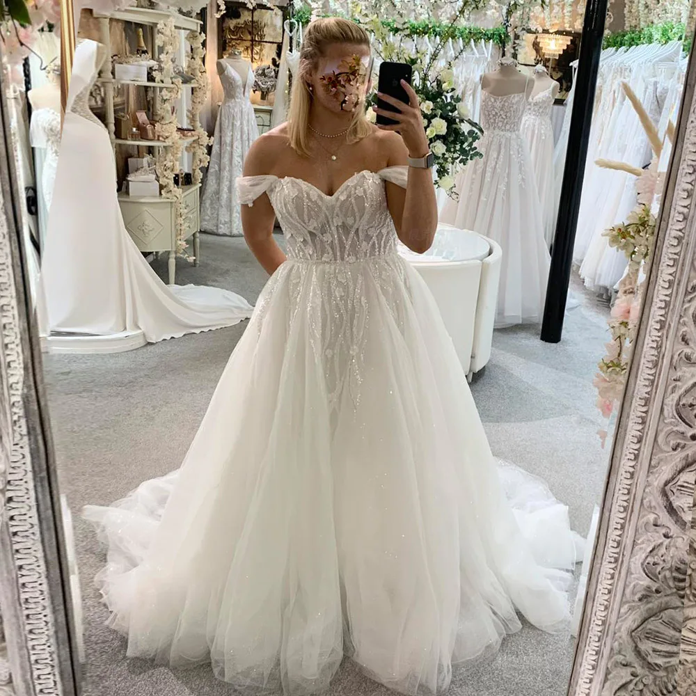 

Plus Size Wedding Party Gowns 2022 Lace Applique Beaded Long Wedding Dresses For Women Tulle A-Line Elegant vestido de novia