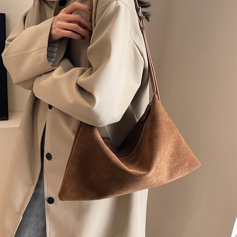 

High End Minimalist College Student Commuting Suede Lazy Style Retro Single Shoulder Crossbody Bag for Women