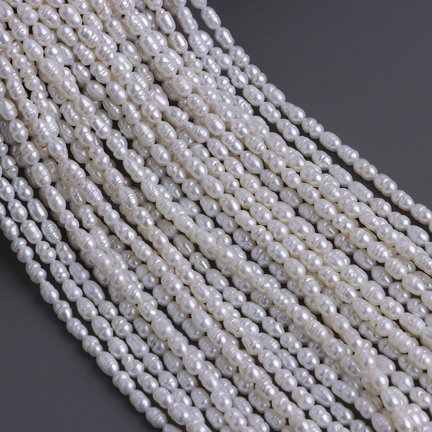 

Strong Light White Bright 3-4mm Threaded Rice Beads Natural Freshwater Pearls DIY Handmade Beaded Jewelry Accessories Material
