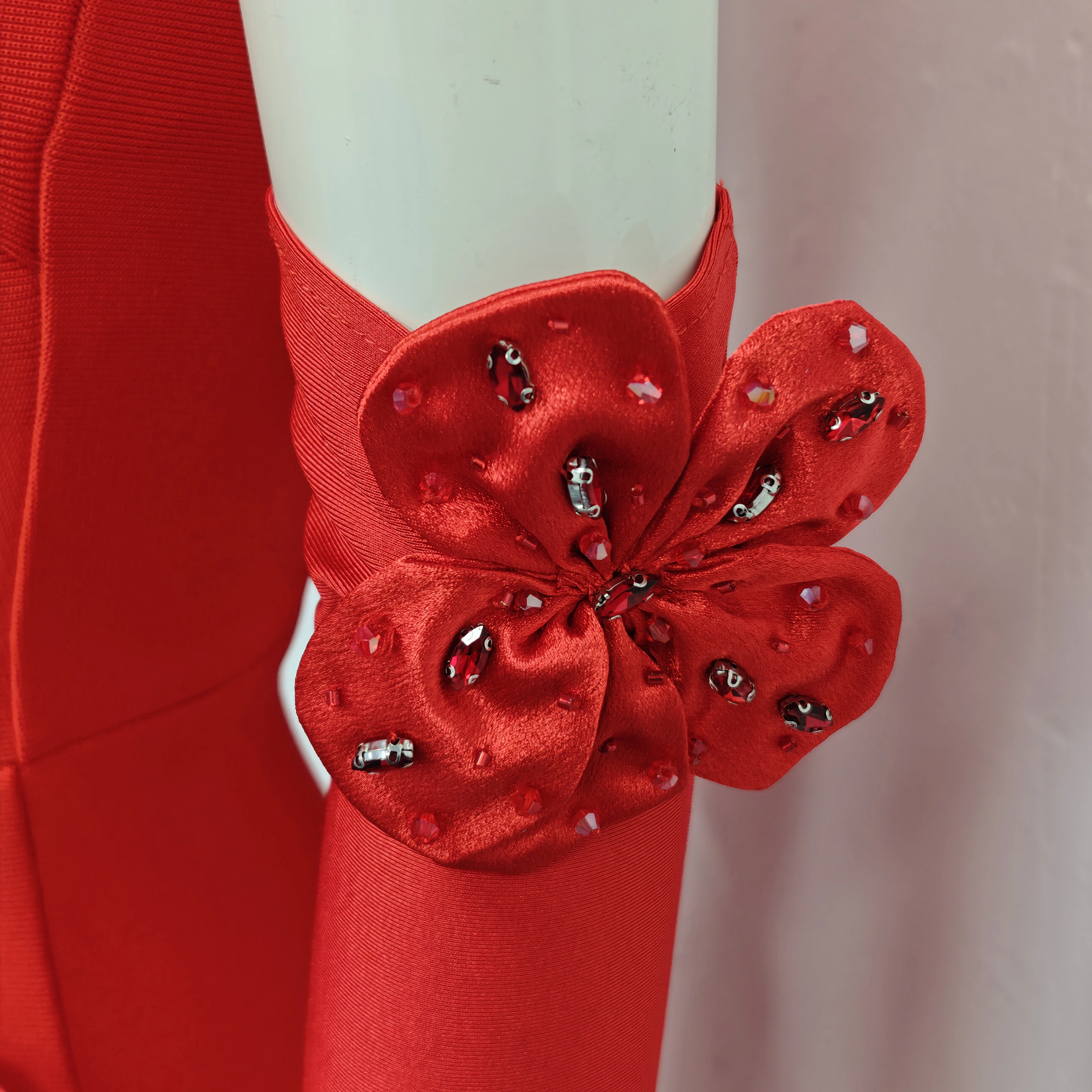 Nuevo estilo, correa colgante para el cuello, flor tridimensional, vestido de mujer estilo celebridad de alta gama a la moda