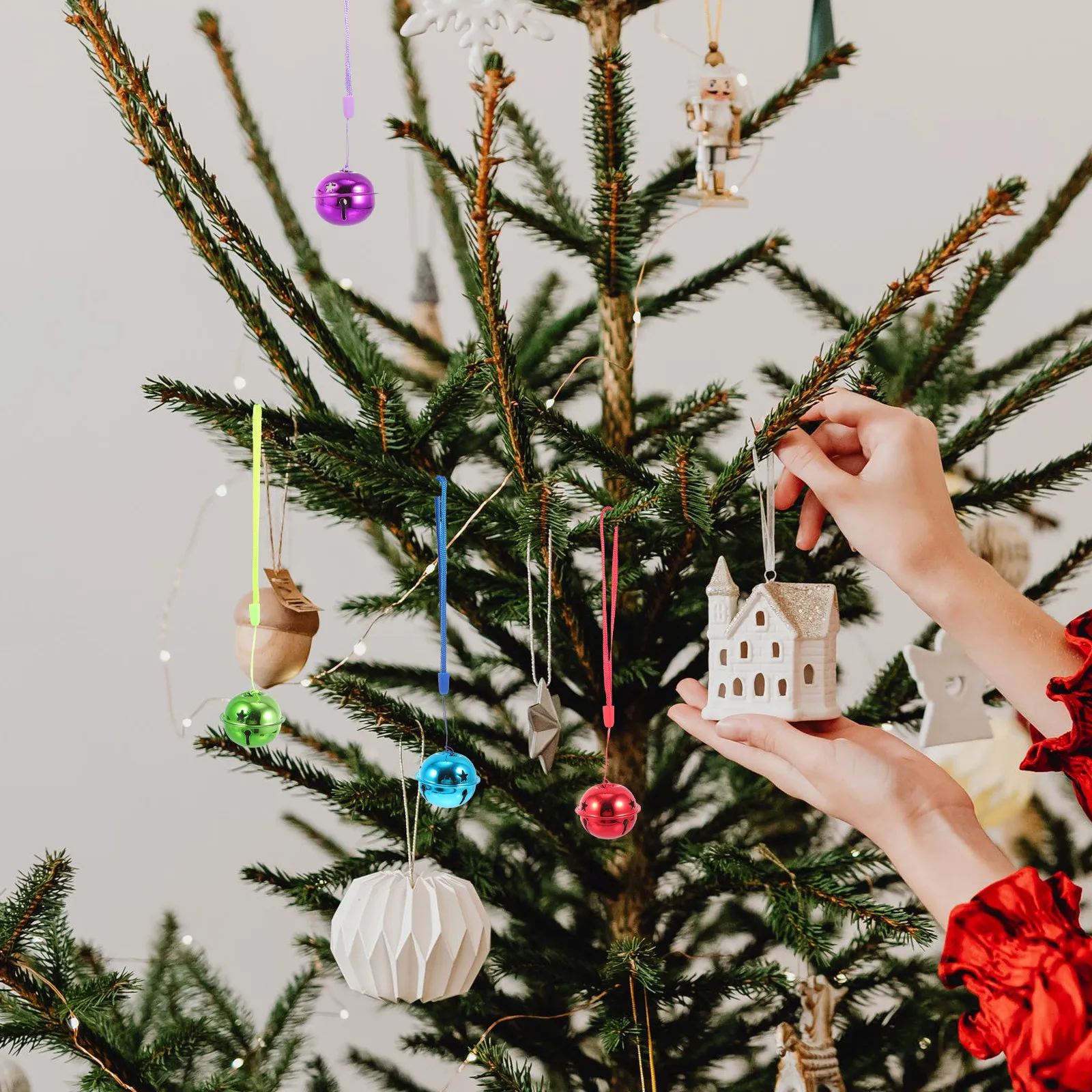 

30 шт. железных колокольчиков-подвесок, разноцветные, для самостоятельного изготовления, рождественские подвесные украшения, колокольчики для ошейников животных, декоративные колокольчики для вечеринок, колокольчики для ошейников животных