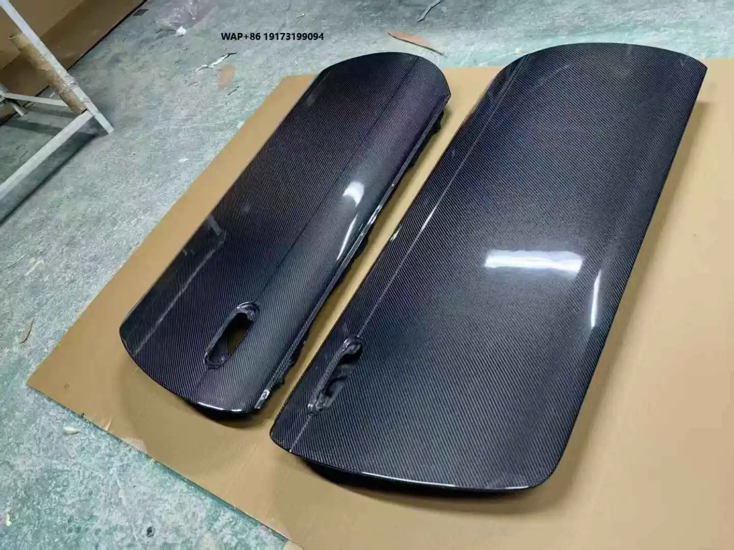 

Дверь из углеродного волокна для S14