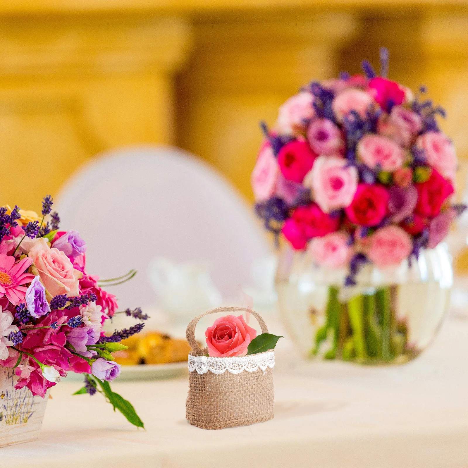 

4Pcs Wedding Storage Basket Linen Material Mini Flower Basket for Flower Girl Candy Bags Wedding Supplies