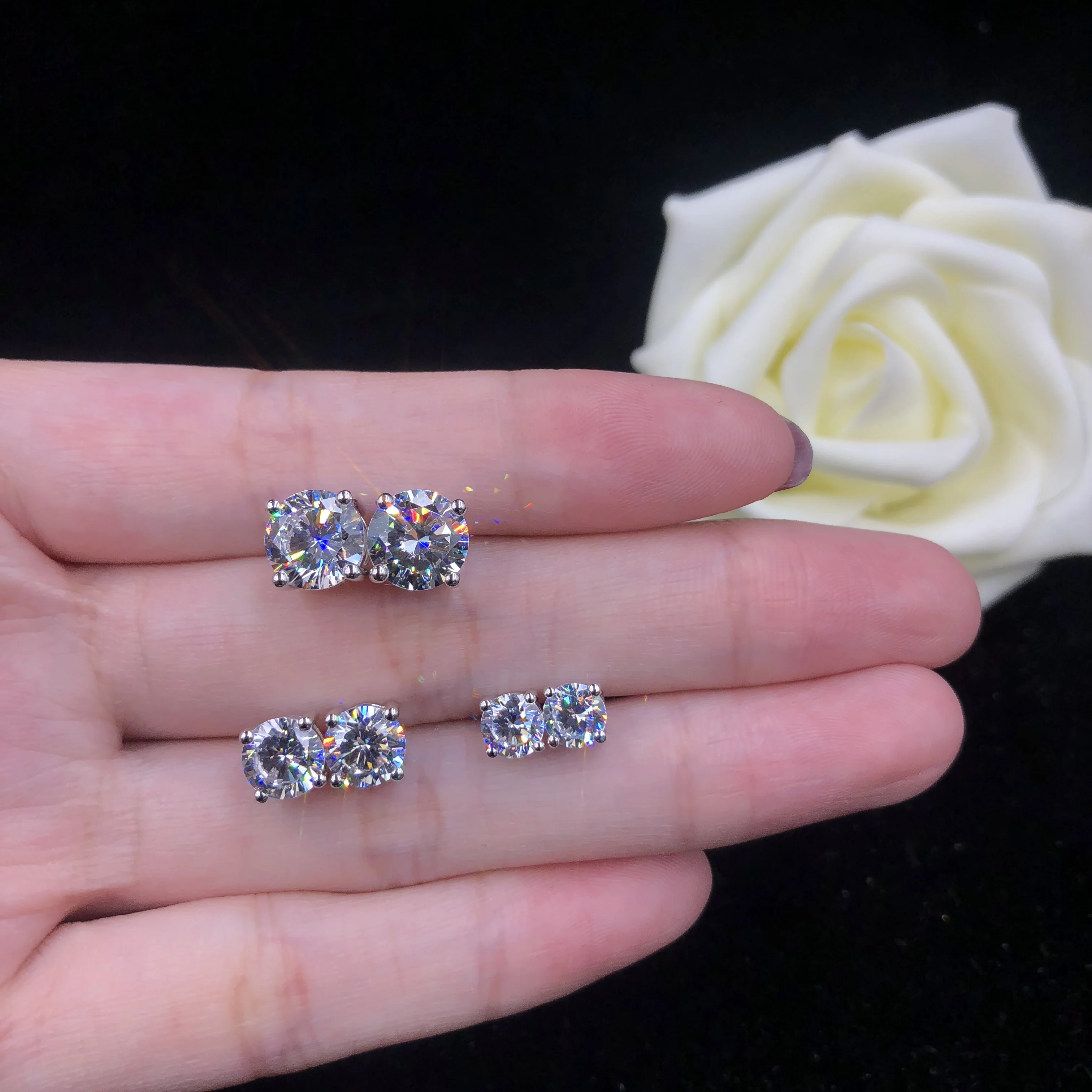 Fantastic Birthday Gift 0.3-1Carat Genuine D Color Moissanite Stud Earrings Solid 14K 585 White Gold Engagement Earrings