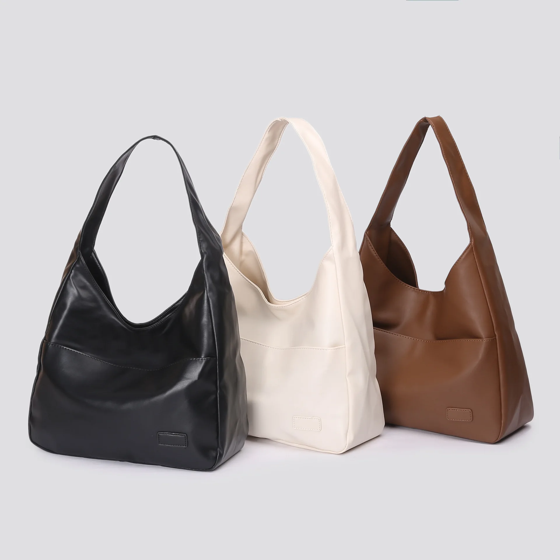 Große Tragetasche, neue schwarze Lederhandtasche, schlichte, lässige Damenhandtasche für den täglichen Gebrauch, modische und vielseitige Umhängetasche. – Detail 11