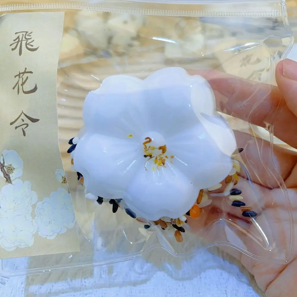 Stilvolle Katzenpfote, Katzenpfote, langsamer Rückprall, Mini-Bär, Squeeze-Brot, kreatives, lustiges Hawaii-Brot, langsamer Rückprall