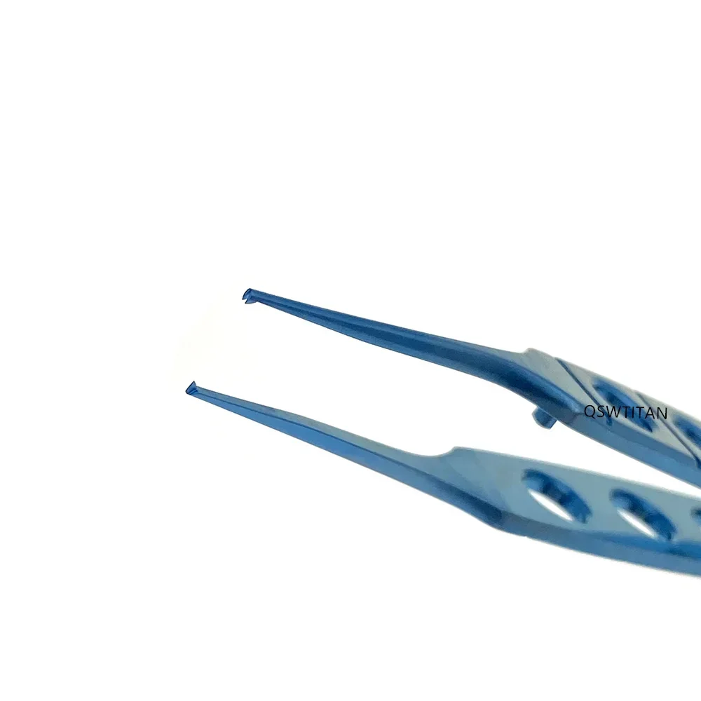 คีมจับตาแบบมีฟันทำจากไทเทเนียม: คีมจับขนาดเล็กสำหรับเปลือกตาโดยเฉพาะ 1 ชิ้น