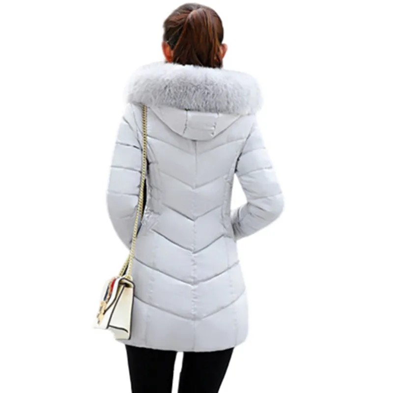 2024 Giacca invernale da donna Parka con cappuccio in pelliccia grande Cappotto lungo imbottito in cotone Giacca femminile Casual Caldo Addensare Outwear Jaqueta Feminina