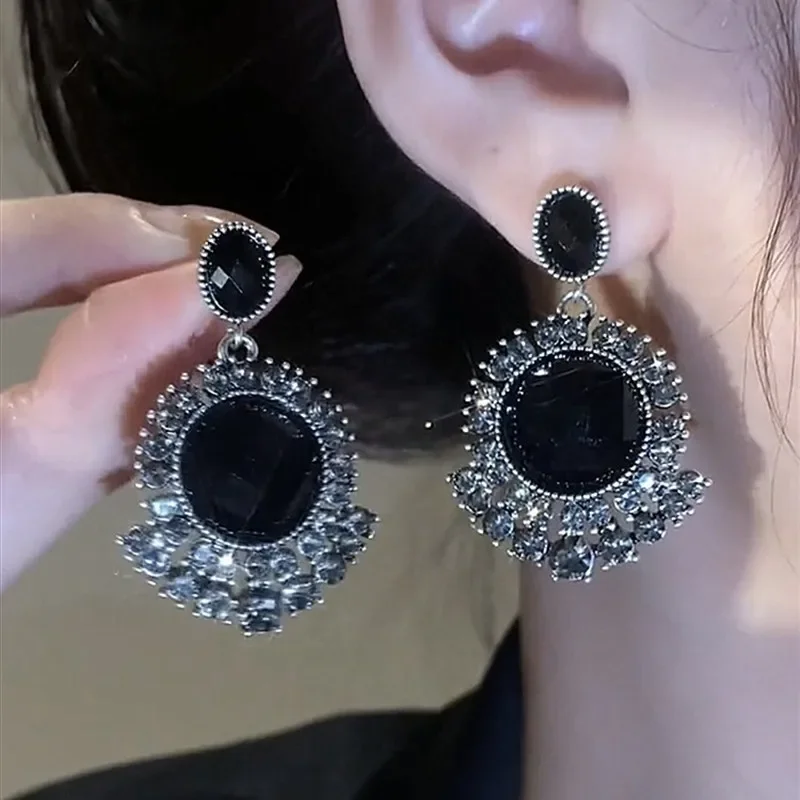 Charming Round Black Crystal Earrings for Women Fashion Personalized Daily Accessories Party Jewelry Birthday Anniversary Gifts