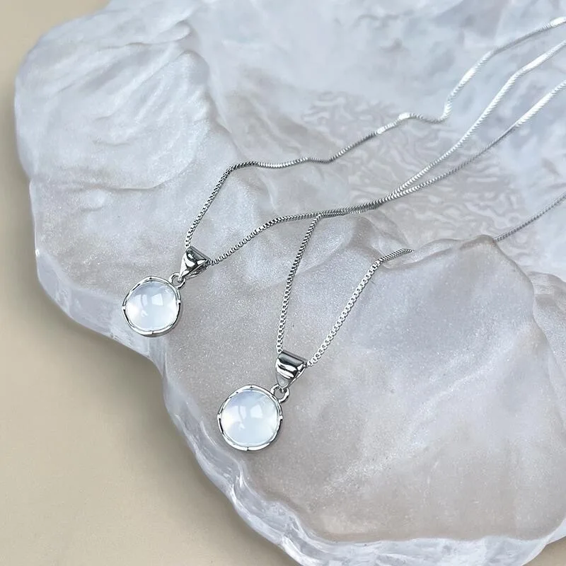 Yerik Mode Silber Farbe Weiß Runde Mondstein Anhänger Halsketten für Frauen Luxus Temperament Schlüsselbein Kette Halskette Schmuck – Detail 7