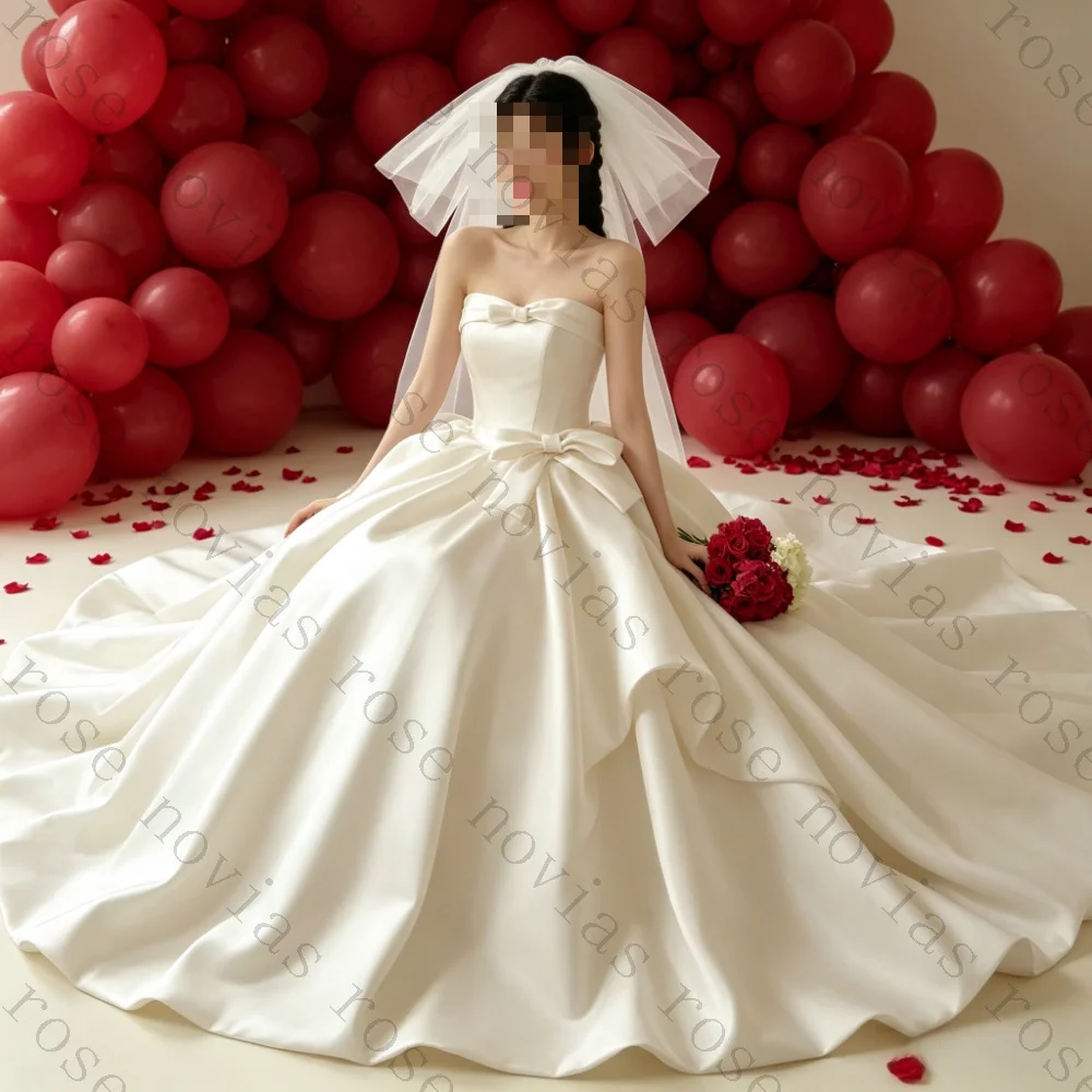 Customized Classic Princess Voluminous Train Bridal Gowns Strapless Satin Big Bow Ruffled Layered Skirt Ballgown Wedding Dresses