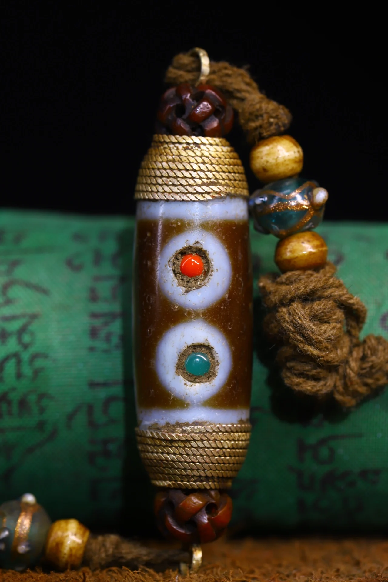 

3"Tibetan Temple Collection Old Natural Agate mosaic Gem Dzi Beads nine eyeballs Amulet pendant Gather fortune Town house