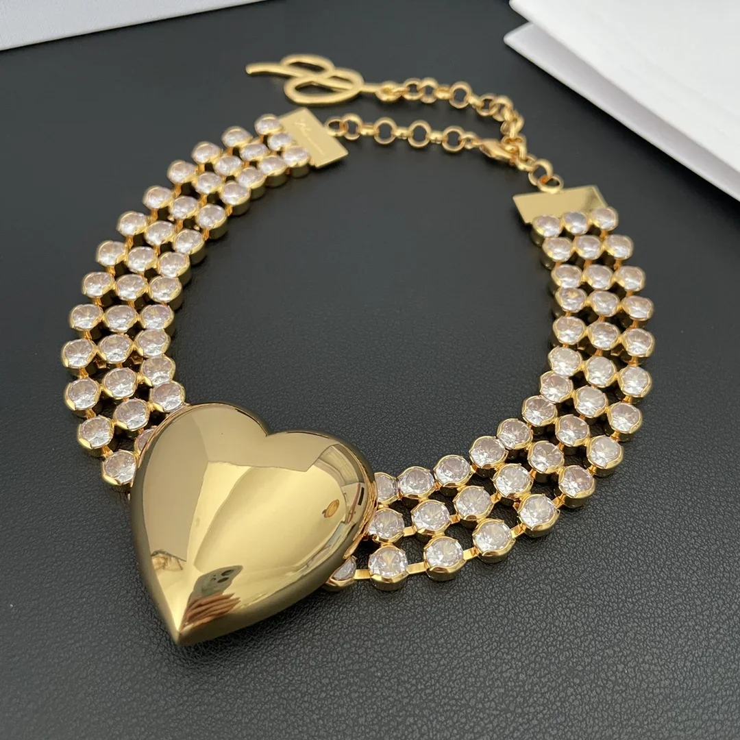 

Niche heavy industry heart crystal necklace