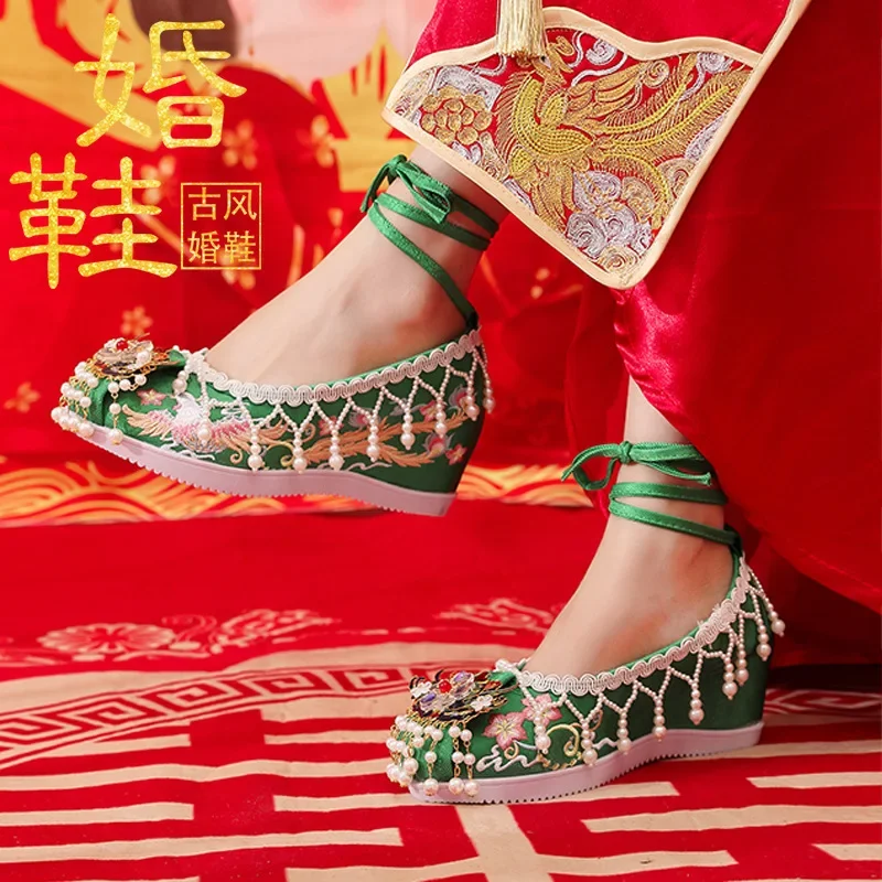 Zapatos de novia de estilo antiguo verde, zapatos de tela con cuentas y encanto étnico, zapatos bordados de traje Hanfu de boda de novia verde