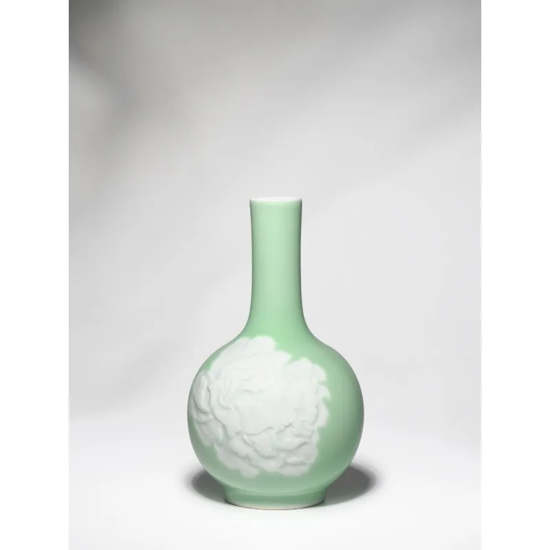 Green glaze pick fill white glaze all handmade Chinese case head vase vase 20cm