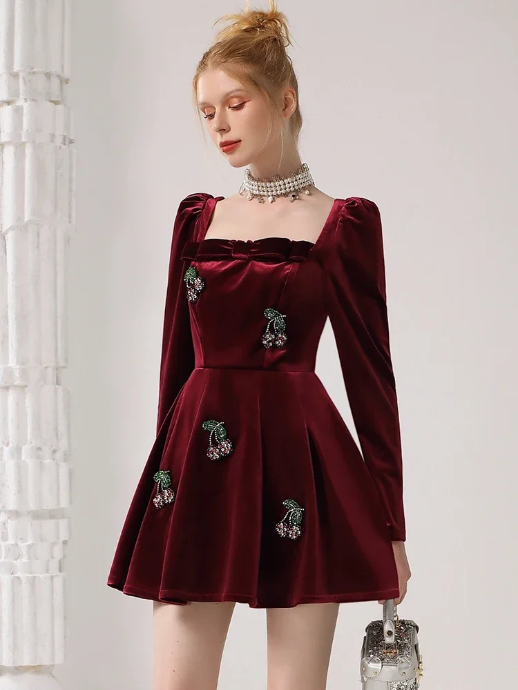 LEOSOXS French Retro Elegant Celebrity Long Sleeve Dress Lady 2024 Autumn Winter Three-dimensional Burgundy Velvet Banquet Dress