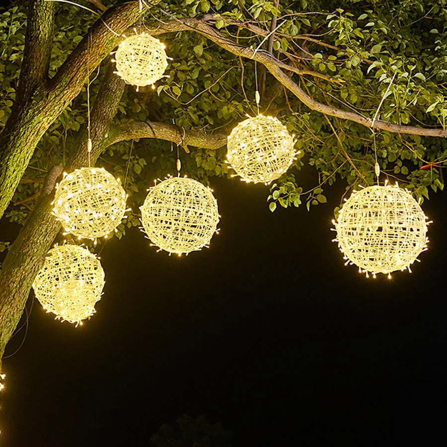 Boże Narodzenie LED Rattan Ball String Lights Outdoor 20CM 30CM Fairy Garden Lights Garland for Party Wedding Patio Tree Street Decor