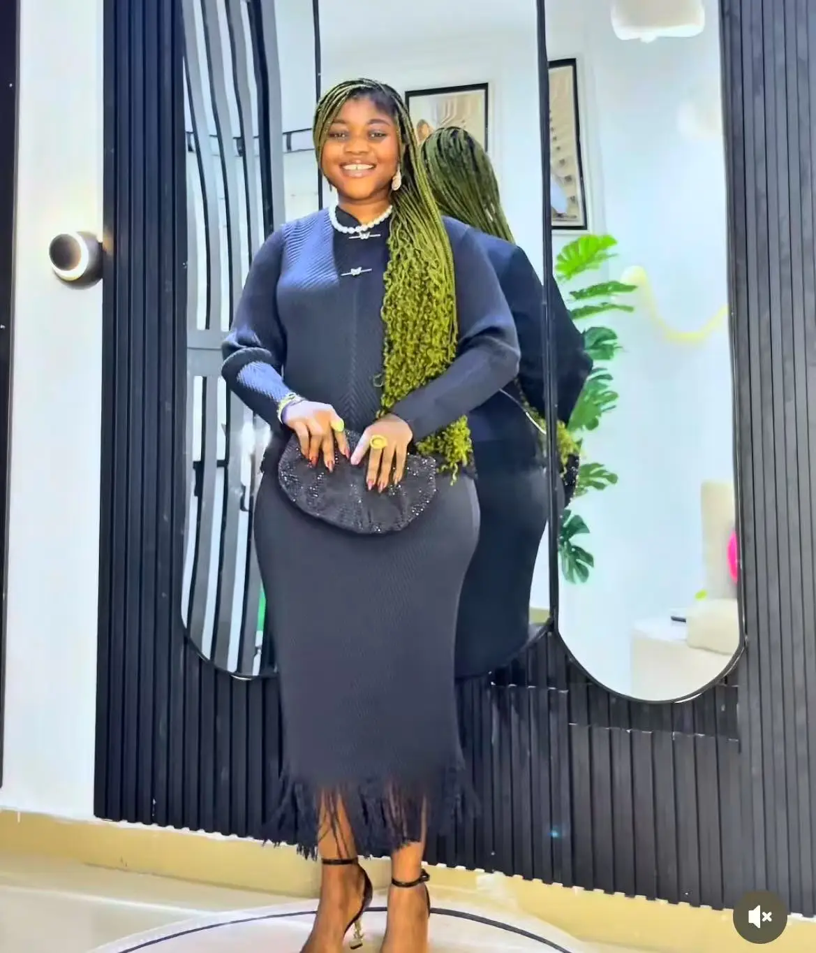 Set Miyake Baru Motif Sisik Naga Warna Solid Lengan Panjang Rok Setengah Badan Berlipit Tipis Berumbai Dua Potong Model Longgar Musim Panas 2025 Terbaru