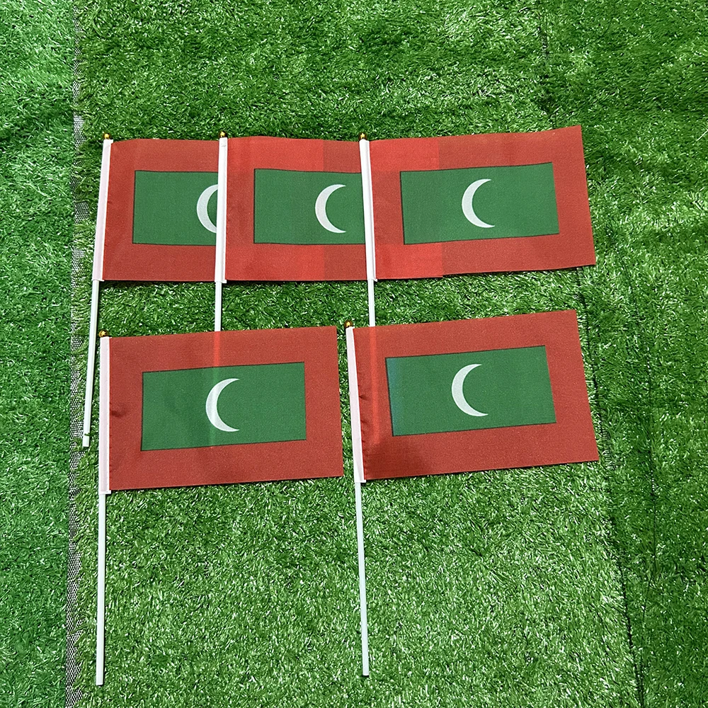 SKY FLAG Maldives Hand Flag 10/20/50/100pcs 21*14cm Maldives Hand Waving Flags With Plastic Pole For Sports Activity Home Decor