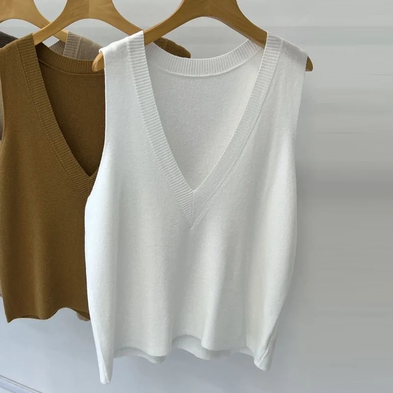 

Outerwear Knitted Women Sweater Vest New Sleeveless V-Neck White Black Knit Sweater Vest Women Tops Women Clothing 2025 Q1703