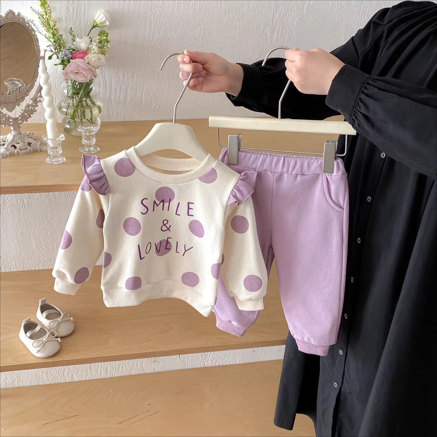 

Комплект для девочек, весна-осень 2026, детская одежда, корейская одежда для маленьких девочек, милая толстовка в горошек с длинными рукавами, штаны с капюшоном, два комплекта