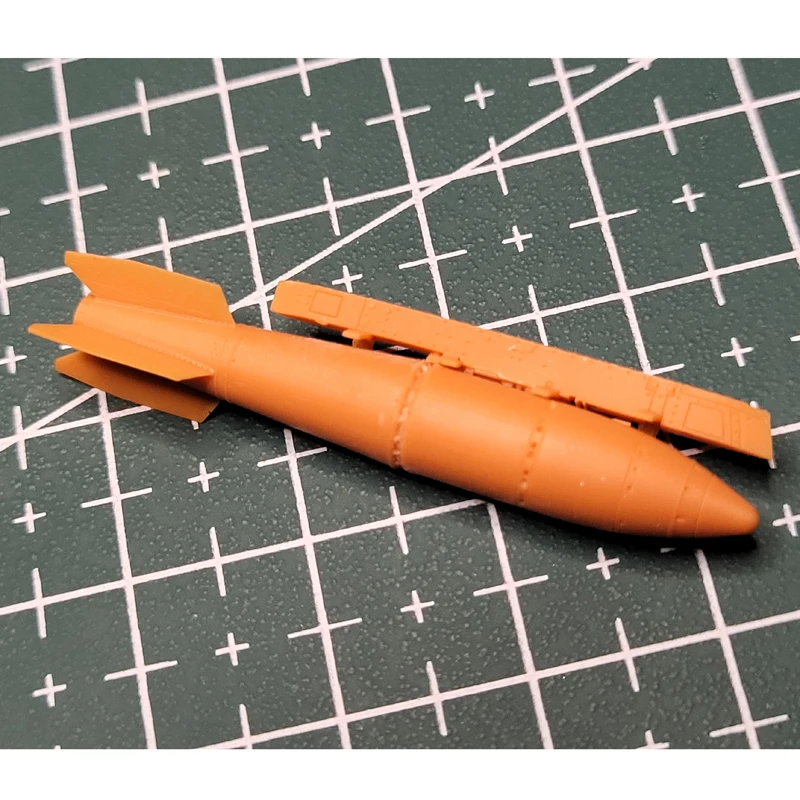

1PCS 1/72 Scale RN-28 Tactical Nuclear Bombs with SU-24 Pylon 3D Printed Assembly Parts for Simulated Aircraft Diorama Scene