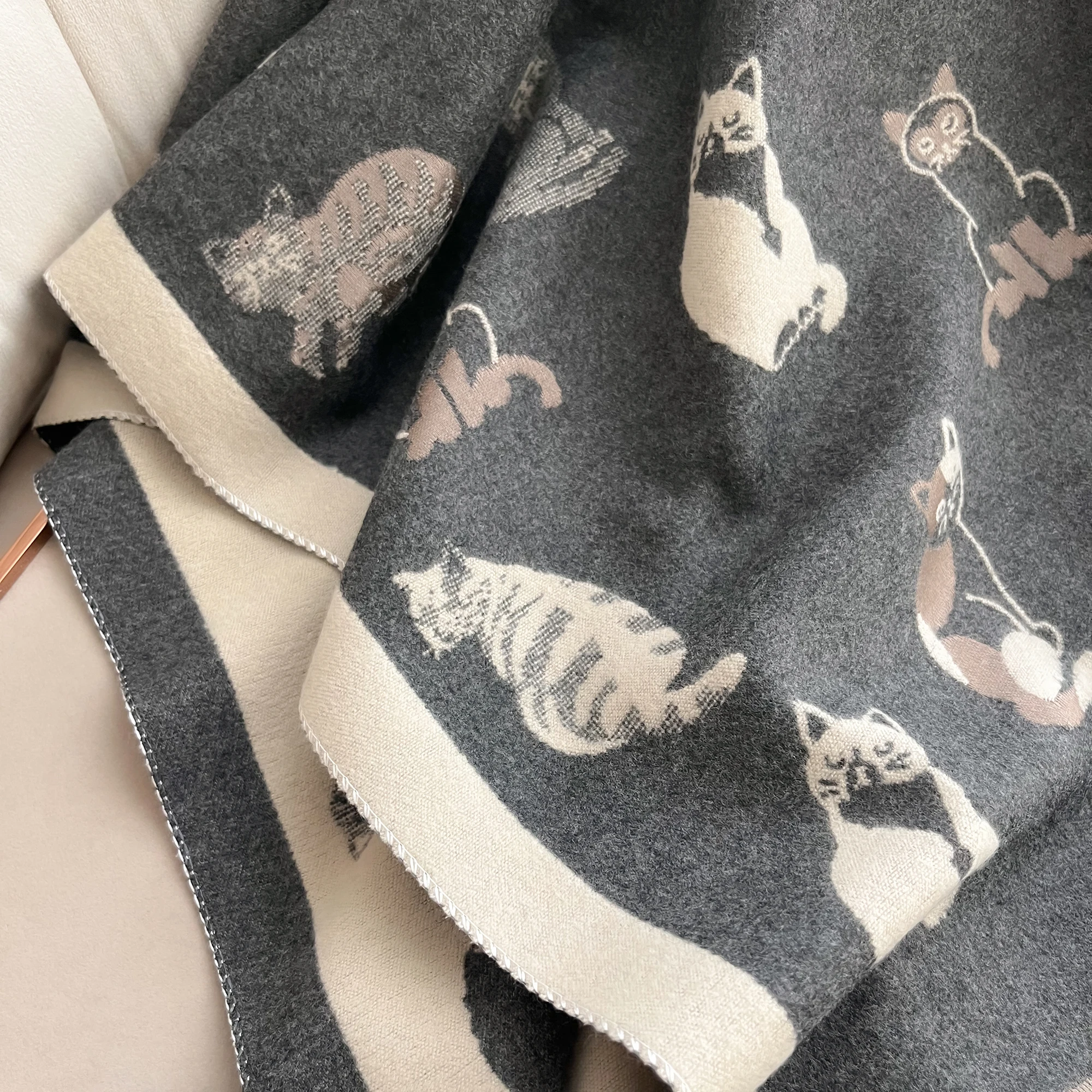 Frauen Neueste Tier Jacquard Katze Schal Imitation Kaschmir Weiche Warme Fransen Schal Herbst Winter Kältebeständig Winddicht Decke 2025 – Detail 7
