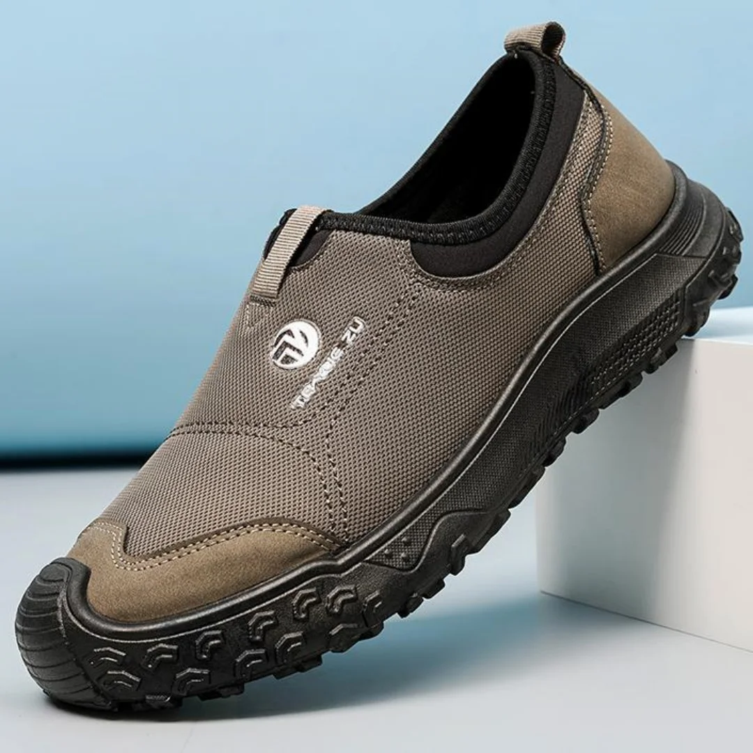 

Мужские повседневные походные кроссовки: дышащие, удобные, универсальные и нескользящие. Подходят для занятий спортом на открытом воздухе.