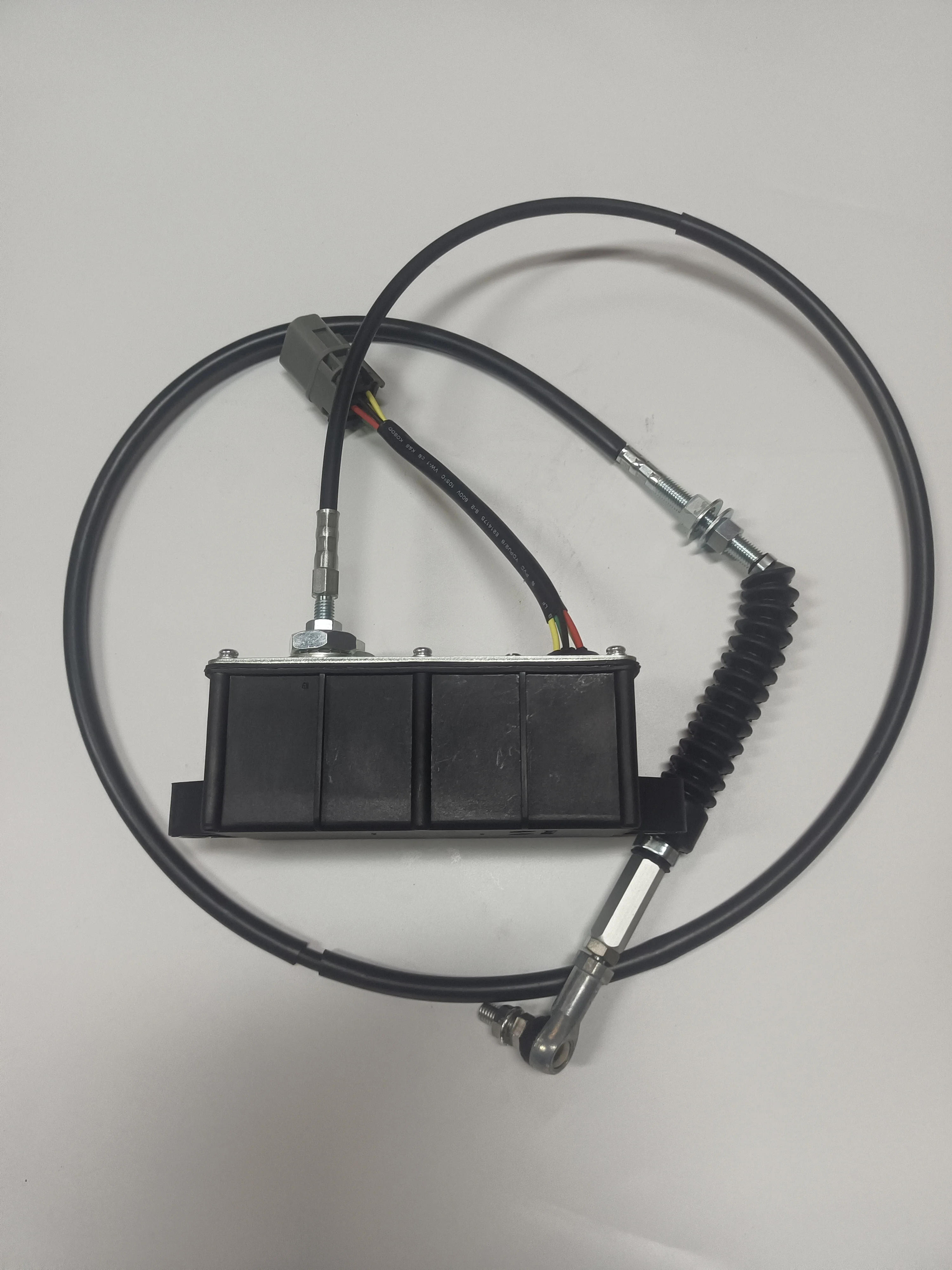 K1039680 مسرع محرك محافظ خطوة الخانق E/G. التحكم في المحرك ASSY لأجزاء إصلاح Doosan Excavator DX60 DH60 DH80