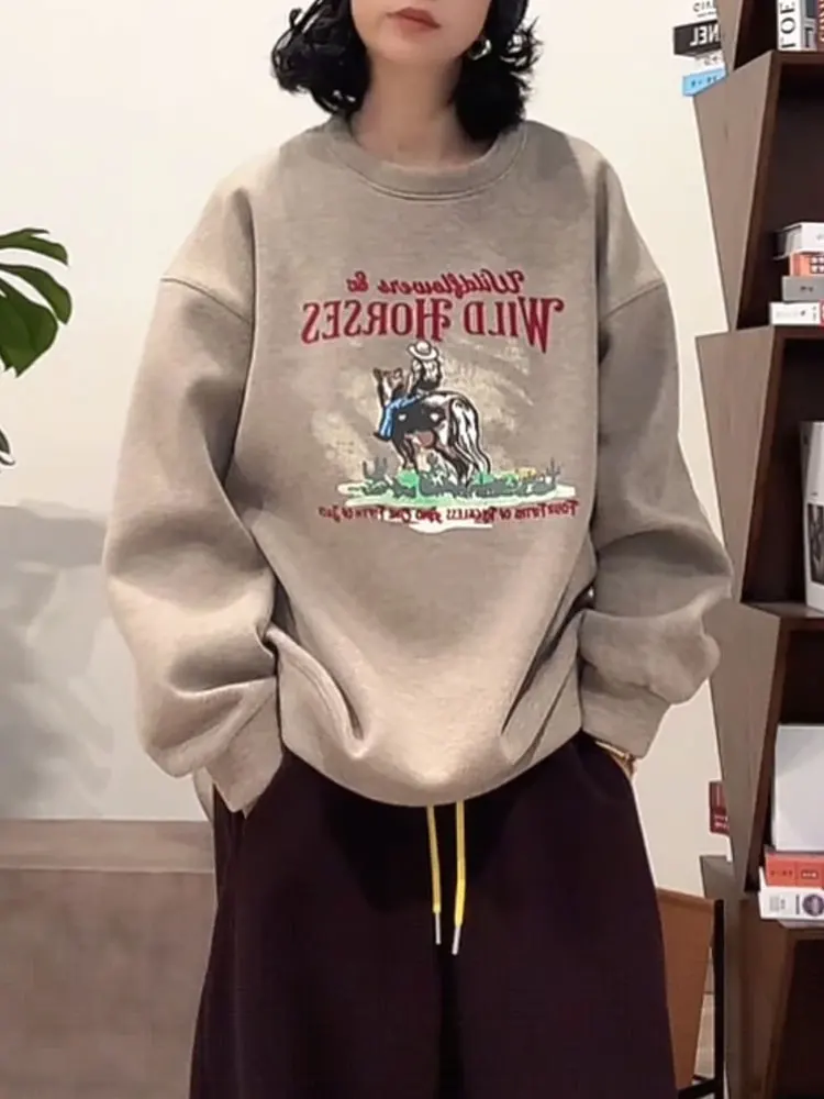 

Утепленный женский свитшот из флиса, зимний, новая модная модель с уникальным принтом, прямой крой, длинный рукав, круглый вырез, для повседневной носки