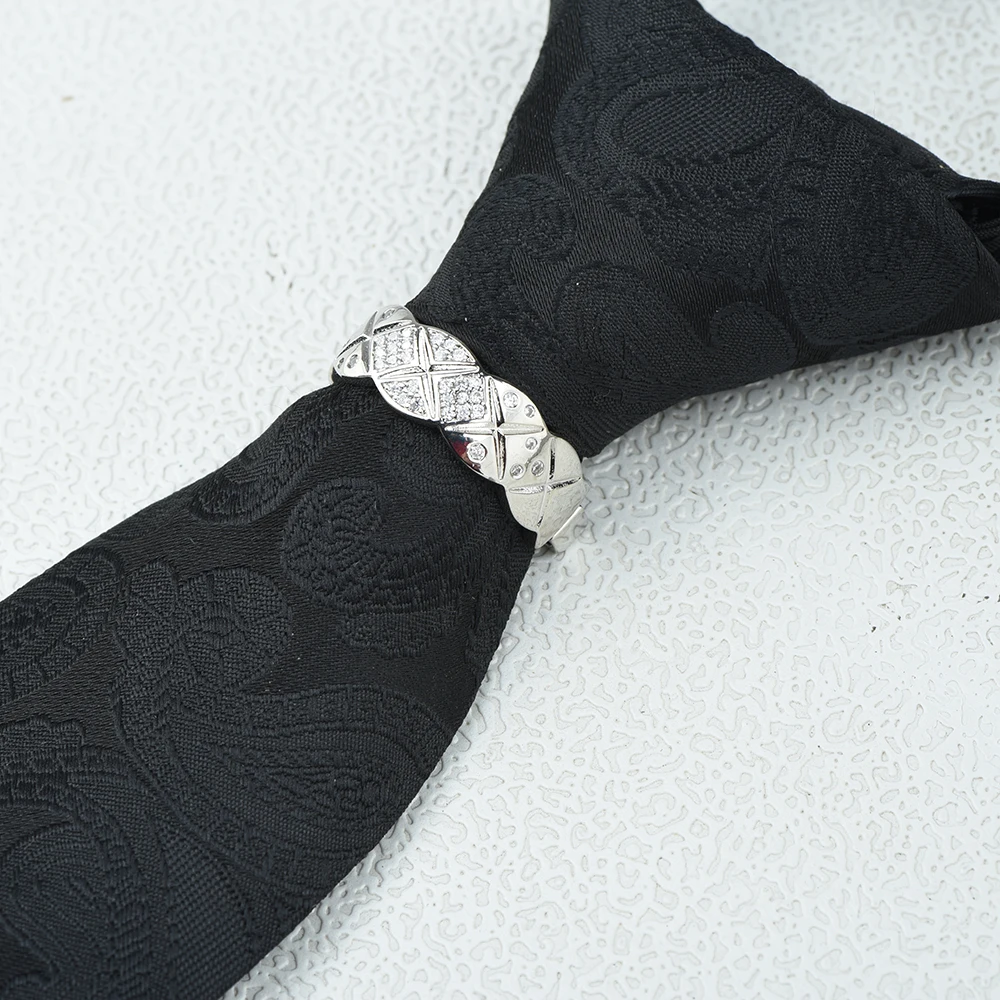 ICEYY الرجال D على شكل الصليب التعادل كليب التعادل الدائري للرجل الفاخرة الزركون مطعمة مشبك حلقة الزفاف رجال الأعمال مجوهرات اكسسوارات