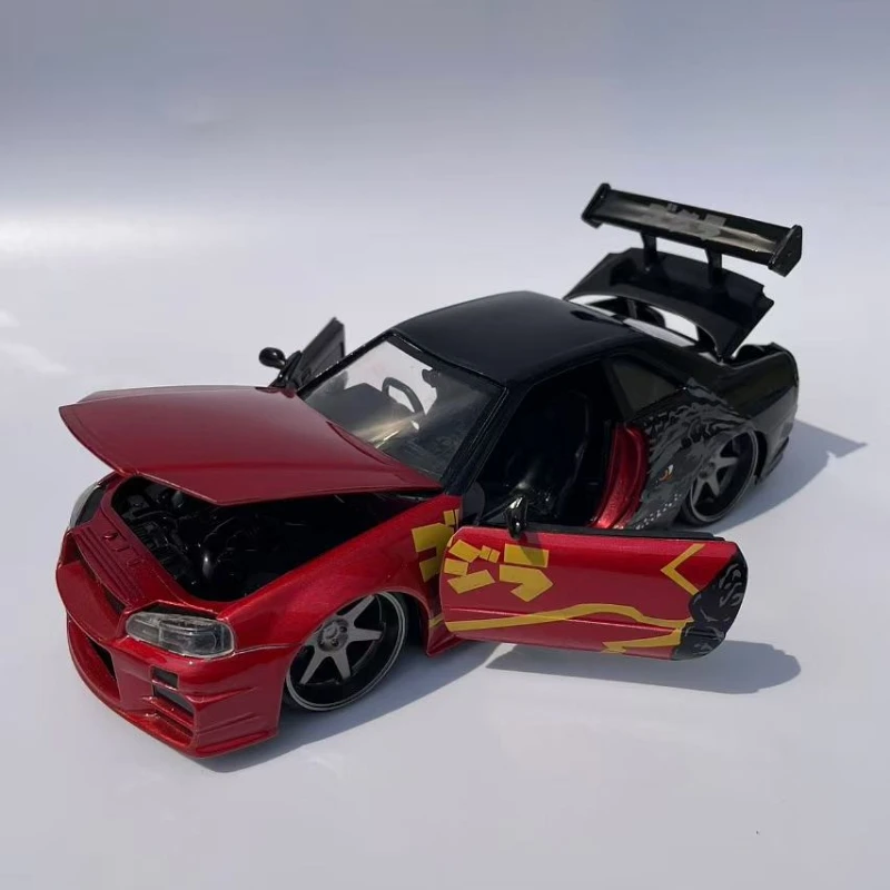 

Jada 1:24 Scale Co-branded 2002 Nissan GTR34 Replica Alloy Toy Car Model Scene Ornament Classic Collectible Souvenir