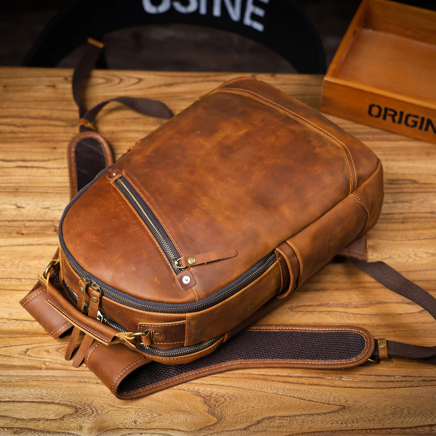 Vintage handgefertigter Rucksack aus hochwertigem Echtleder für Herren, Leder-Laptop-Umhängetasche, Crazy Horse Schultasche, modisch für Männer – Detail 11