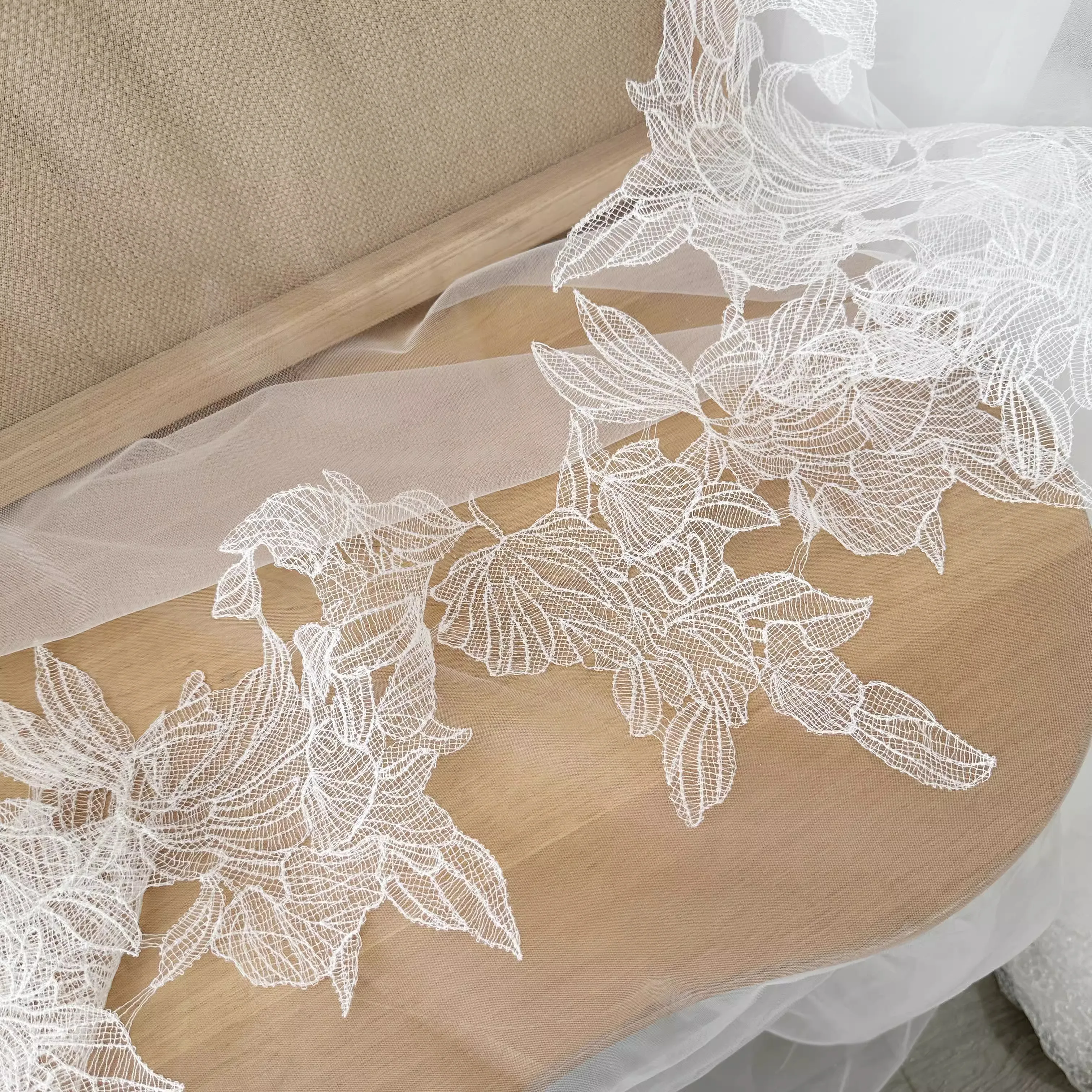 

2yard Fresh Leaf Fish Silk Thread renda guippir renda guippir Hollow out veil wedding dress lace handmade DIY tassel ribbon
