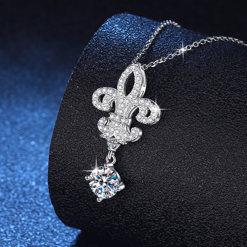 

S925 Silver White Gold Plated 1CT D Color Moissanite Crown & Fleur-de-lis Queen Pendant Necklace, Exquisite Jewelry.