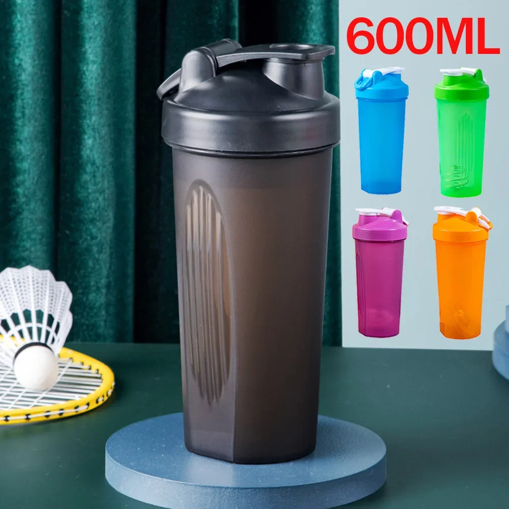 600ml Protein Powder Shaker Bottle Portable Shake Cup for Gym Ffitness Sport Shaker Mixing Cup W/ Scale Leak Proof Water Bottle