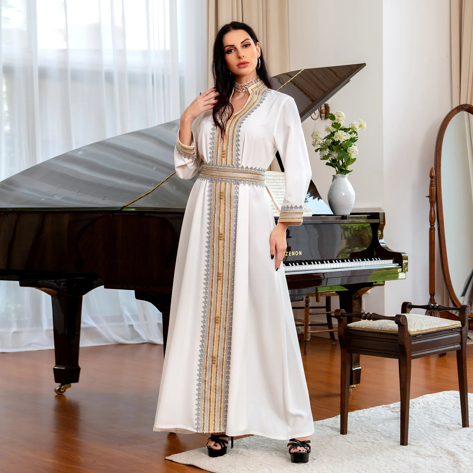 2024 Moroccan Caftan Women Gold Applique Beaded Stand Collar Abaya For Wedding Party Dubai Middle Kaftan Long Sleeves With Belt