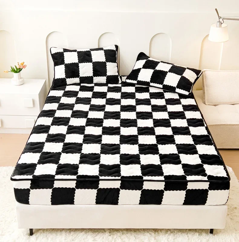 

High Weight Milk Velvet Patchwork Bedspreads Grade A Geometric Pattern Thicken Bed Sheet Soft Skin-friendly Winter Warm Bedsheet