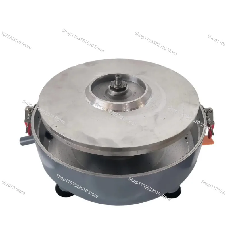 Centrifugal separation device for metal structure asphalt mixture