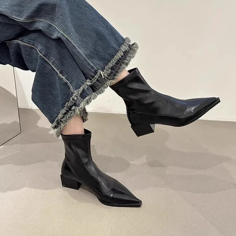 2025 خريف جديد إمرأة حذاء من الجلد أحذية موضة أشار تو السيدات قصيرة التمهيد مربع كعب منخفض أحذية الشتاء النسائية غير رسمية #4