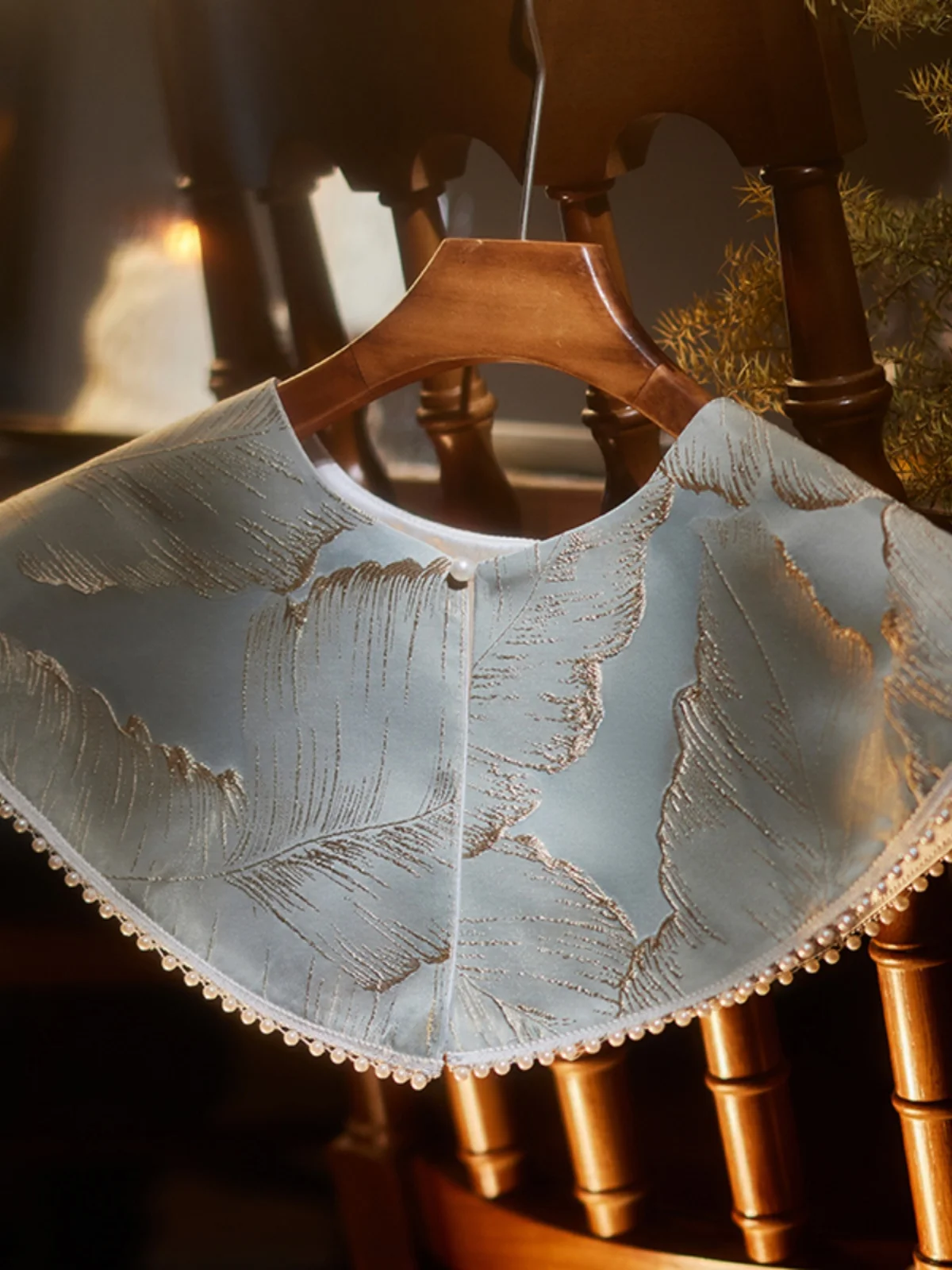 

Кружевная куртка ручной работы в китайском стиле с круглым вырезом и открытыми плечами, верхняя одежда для женщин, сочетающаяся с юбкой.