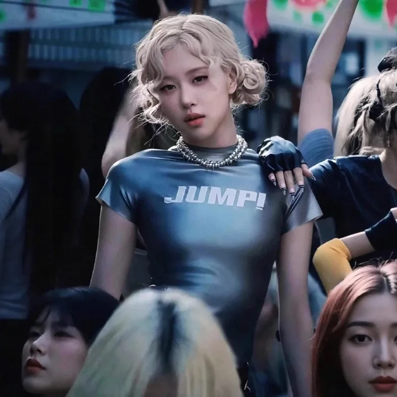 레터 프린트 PU 레더 티셔츠 여성 패션 O넥 반팔 슬림 캐주얼 스트릿웨어 크롭탑 나이트 클럽웨어 Y2K 티셔츠